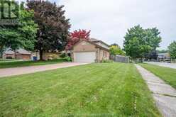 119 HEDGE MAPLE Path | Chatham Ontario | Slide Image Three