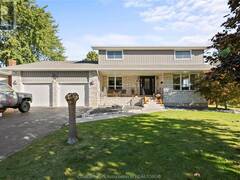 29 Balmoral PLACE Wallaceburg Ontario, N8A 2E2