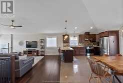 31 PEACHTREE LANE | Chatham Ontario | Slide Image Nine