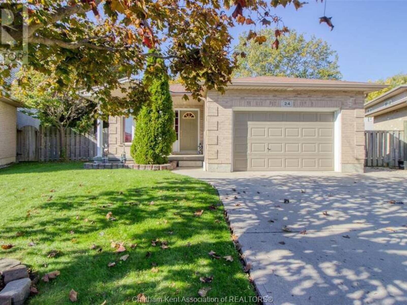 24 HAMPTON COURT, Chatham, Ontario N7M 6K9