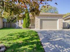 24 HAMPTON COURT Chatham Ontario, N7M 6K9