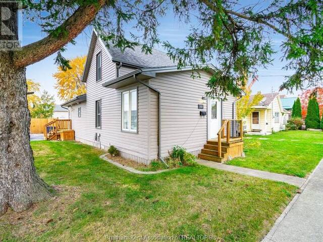 404 AGNES STREET Wallaceburg Ontario, N8A 3W2