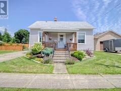 210 ALEXANDRA AVENUE Point Edward Ontario, N7V 1C4