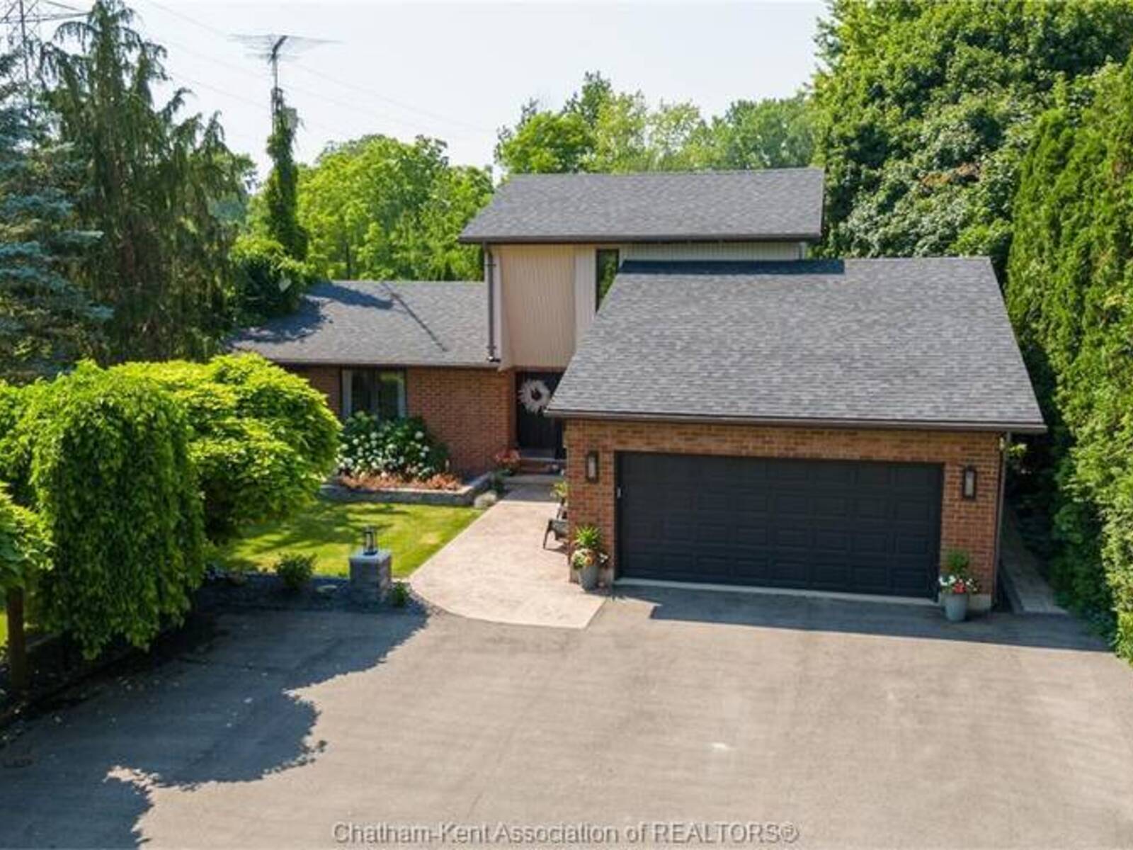 9525 River LINE, Chatham, Ontario N7M 5J4