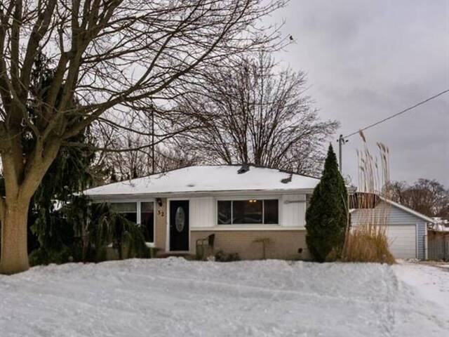 32 BURTON AVENUE Chatham Ontario, N7M 4Z5 - 3 Bedrooms Home For Sale