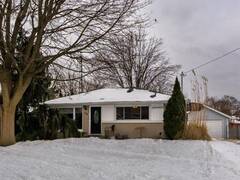 32 BURTON AVENUE Chatham Ontario, N7M 4Z5