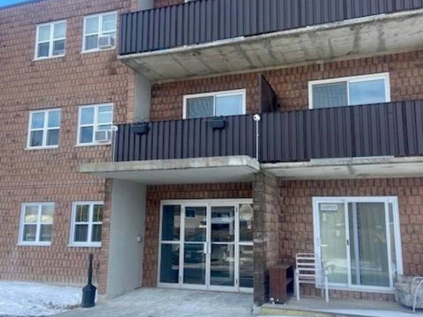 276 MERRITT AVENUE Unit# 304, Chatham, Ontario N7M 3G1