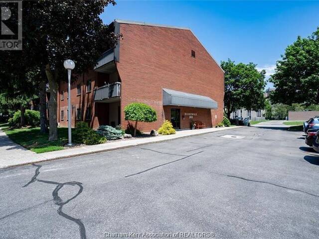 202 Campus PARKWAY Unit# 207 Chatham Ontario, N7L 4Y4 - 1 Bedroom Condo For Sale