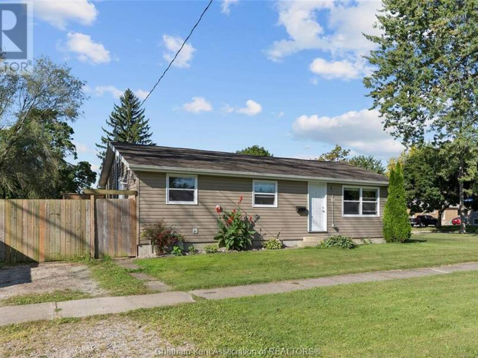 30 Wilkinson STREET, Chatham, Ontario N7M 4X5