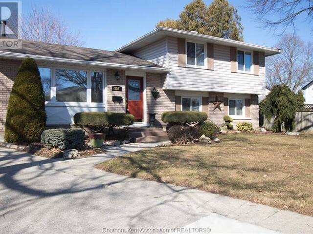 224 Lark STREET Chatham Ontario, N7L 1G6 - 3 Bedrooms Home For Sale