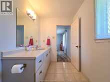 21 Earl DRIVE | Chatham Ontario | Slide Image Thirty-four