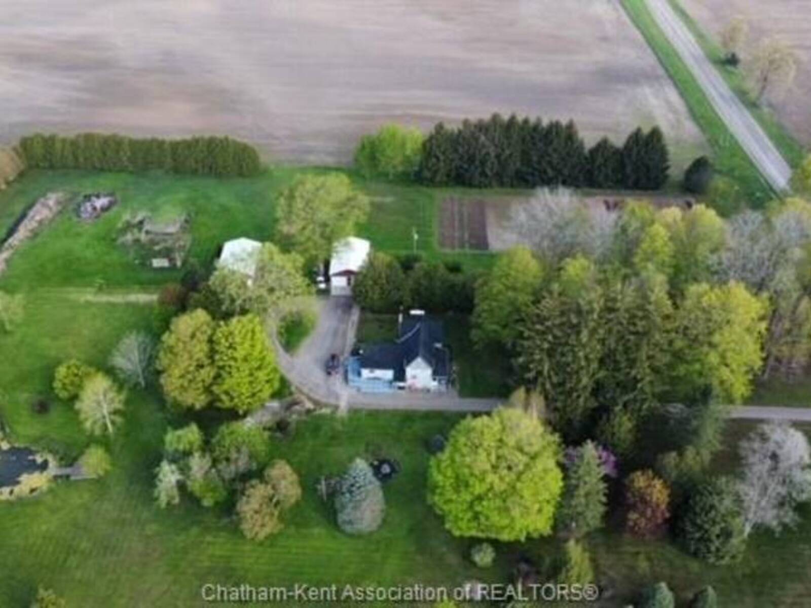 22054 KNOLL ROAD, Chatham-Kent, Ontario N0P 2K0