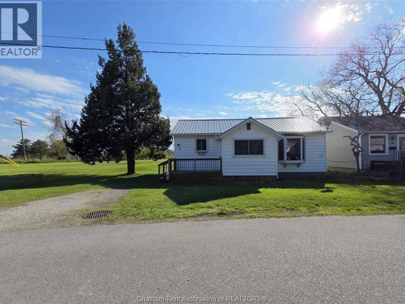 18 PEARL STREET, Wallaceburg, Ontario N8A 1P6