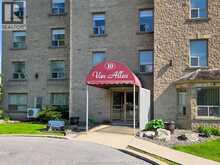 10 VAN ALLEN AVENUE | Chatham Ontario | Slide Image Seven
