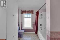 448 Queen STREET | Chatham Ontario | Slide Image Thirty-one