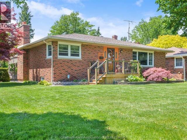 18 WOODLAND AVENUE Chatham Ontario, N7L 2S3 - 3 Bedrooms Home For Sale