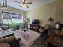 263 DELAWARE AVENUE | Chatham Ontario | Slide Image Ten