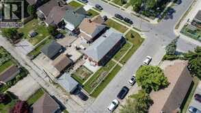 1402 Elsmere AVENUE | Windsor Ontario | Slide Image Four