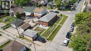 1402 Elsmere AVENUE | Windsor Ontario | Slide Image Seven