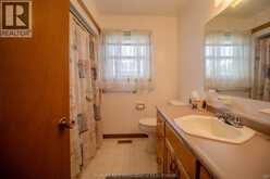 523 Indian Creek ROAD West | Chatham Ontario | Slide Image Eleven