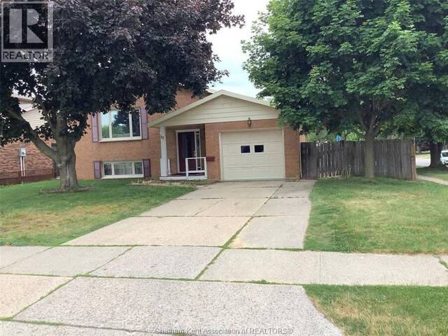 17 Country LANE Chatham Ontario, N7L 5C5 - 4 Bedrooms Home For Sale