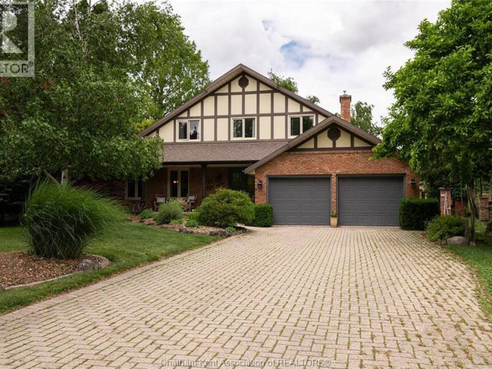 11 ALGONQUIAN DRIVE, Chatham, Ontario N7M 5Y2