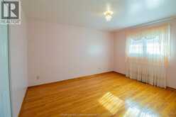 8 Regal PLACE | Chatham Ontario | Slide Image Eleven