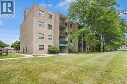 150 PARK AVENUE East Unit# 211 | Chatham Ontario | Slide Image Twenty-one