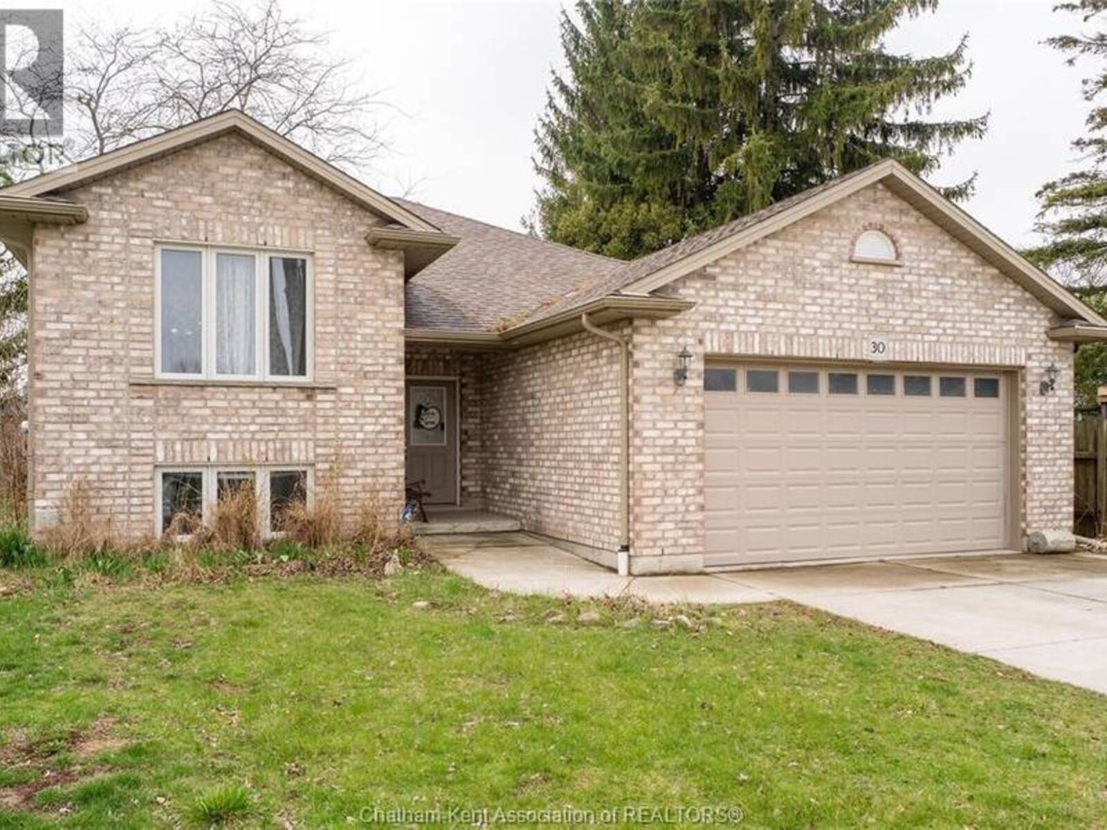 30 St Michael AVENUE, Chatham, Ontario N7M 2E4