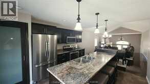 422 Twilight TRAIL | Chatham Ontario | Slide Image Nine