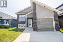223 MANNING DRIVE DRIVE | Chatham Ontario | Slide Image Three