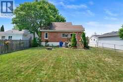 94 Dundas STREET | Wallaceburg Ontario | Slide Image Forty