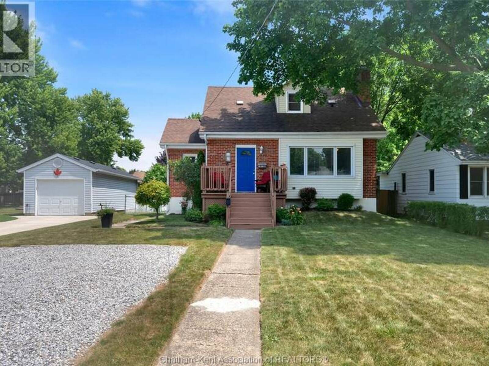 94 Dundas STREET, Wallaceburg, Ontario N8A 2J2