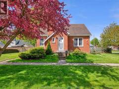 17 Grand AVENUE Wallaceburg Ontario, N8A 4J8