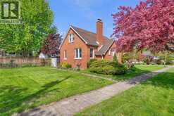 17 Grand AVENUE | Wallaceburg Ontario | Slide Image Four