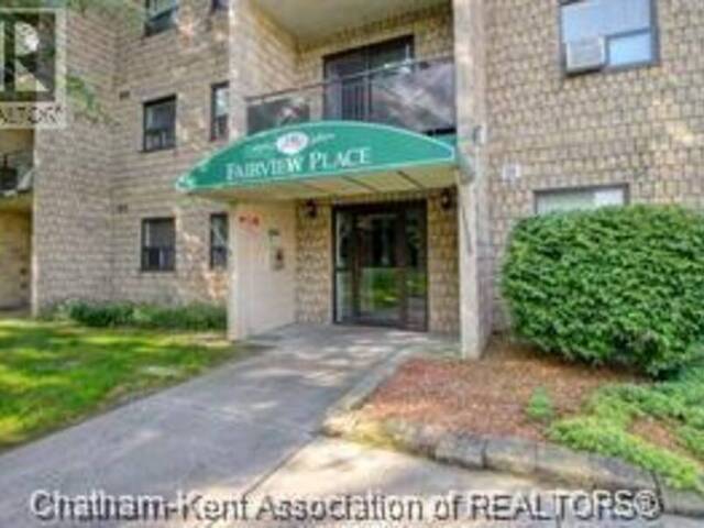 130 Park AVENUE East Unit# 209 Chatham Ontario, N7M 3V6 - 2 Bedrooms Condo For Sale