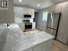 42 LONDON COURT | Chatham Ontario | Slide Image Six