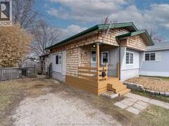 6 Maple DRIVE Essex Ontario, N0R 1J0