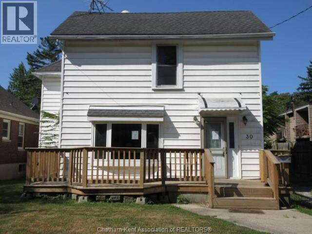 30 Delaware AVENUE Chatham Ontario, N7L 2W2 - 4 Bedrooms Home For Sale