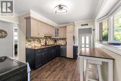23 Queensway DRIVE | Chatham Ontario | Slide Image Thirteen