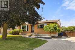 23 Queensway DRIVE | Chatham Ontario | Slide Image One