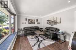 23 Queensway DRIVE | Chatham Ontario | Slide Image Six