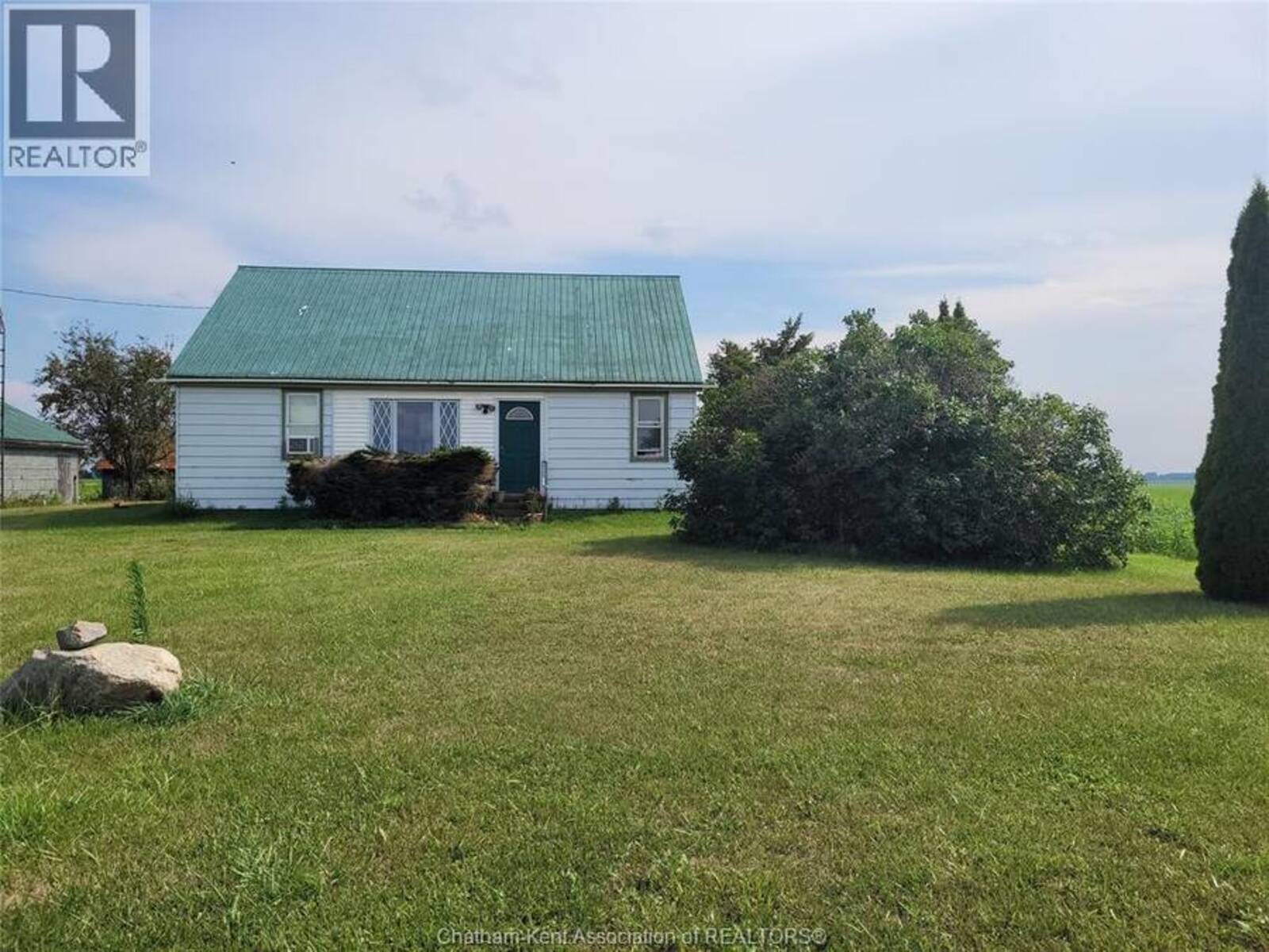 221 HOLT LINE, St. Clair, Ontario N0P 2B0