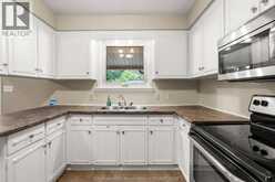 98 Cardinal CRESCENT | Chatham Ontario | Slide Image Eight