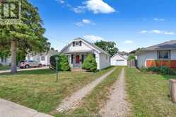 15 Oxley DRIVE | Chatham Ontario | Slide Image Three