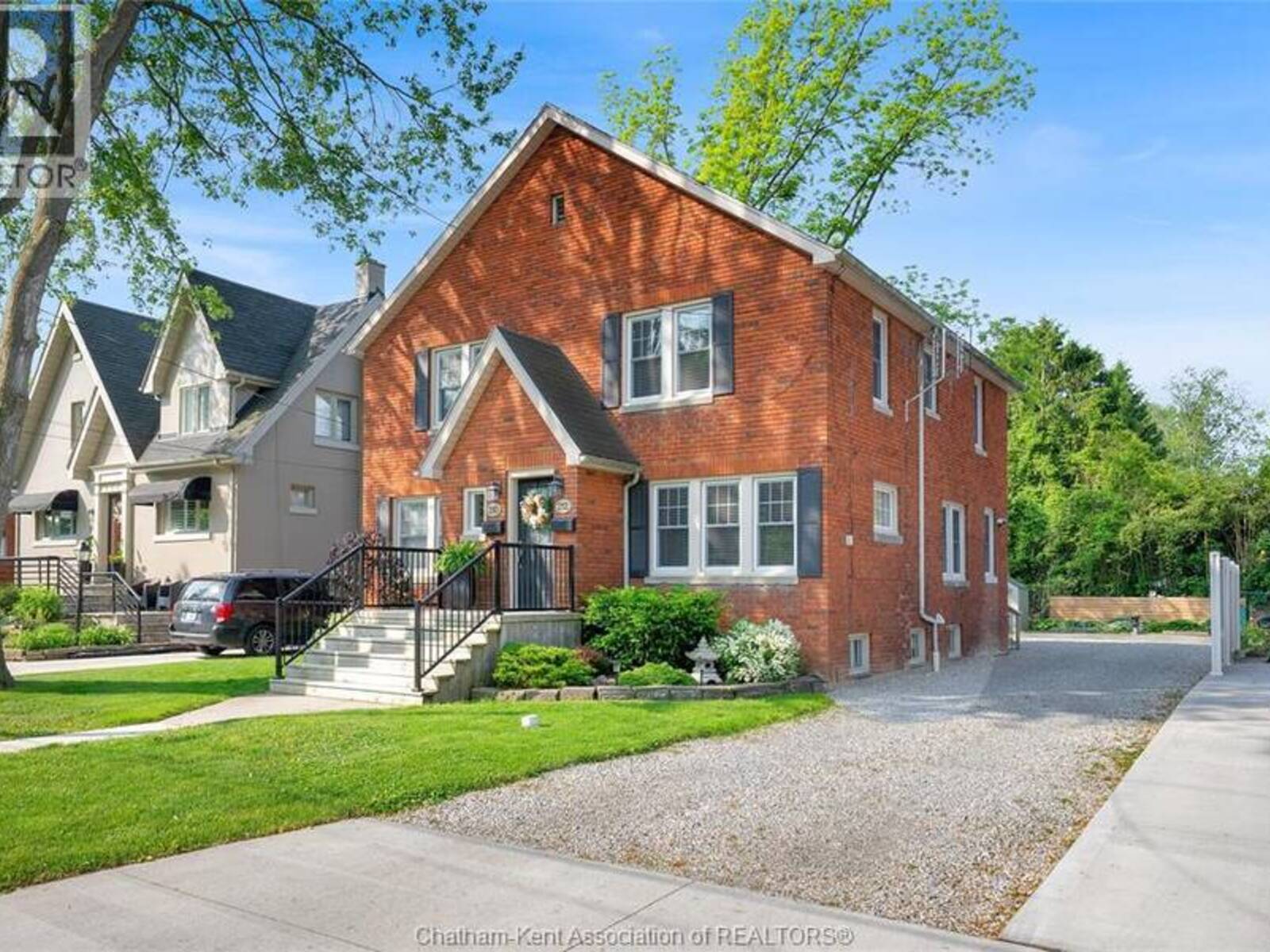 210-212 Elizabeth STREET, Chatham, Ontario N7L 2Y7