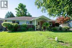 11 Oriole PARKWAY | Chatham Ontario | Slide Image Four