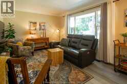 11 Oriole PARKWAY | Chatham Ontario | Slide Image Six