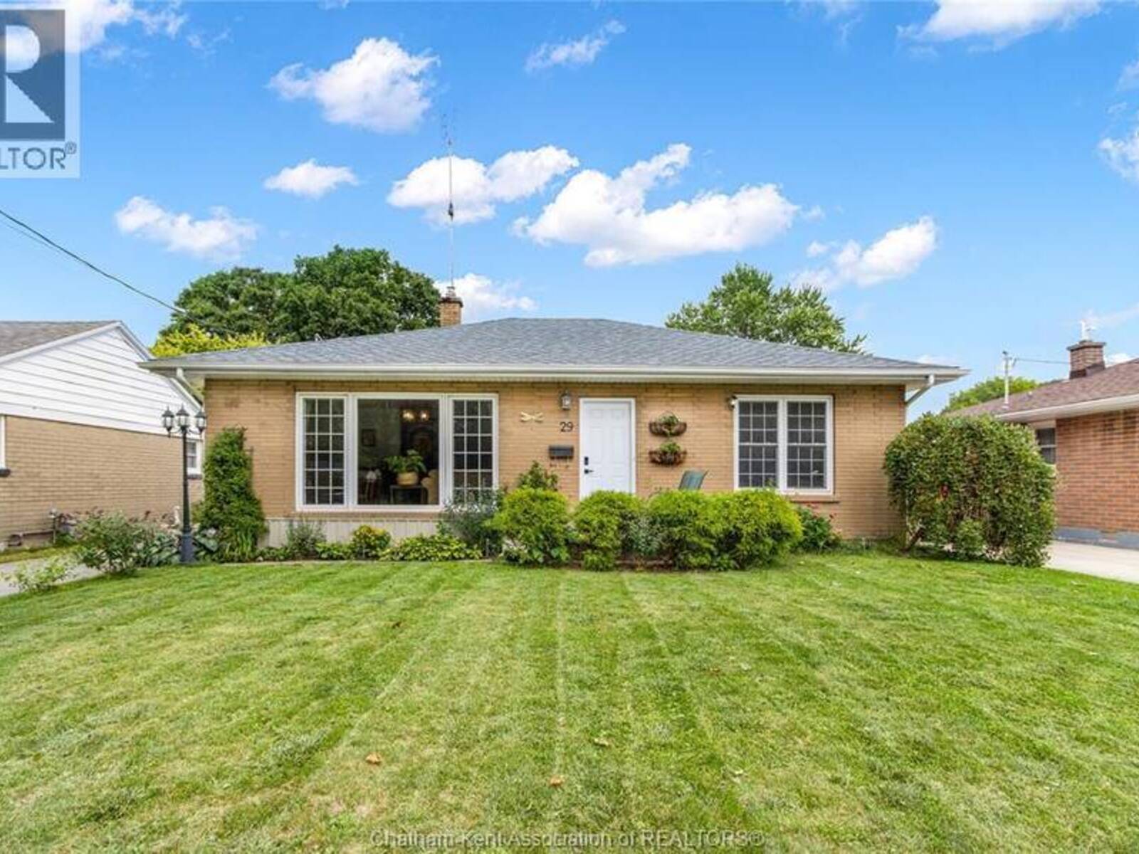 29 PAVEY STREET, Chatham, Ontario N7M 5E1