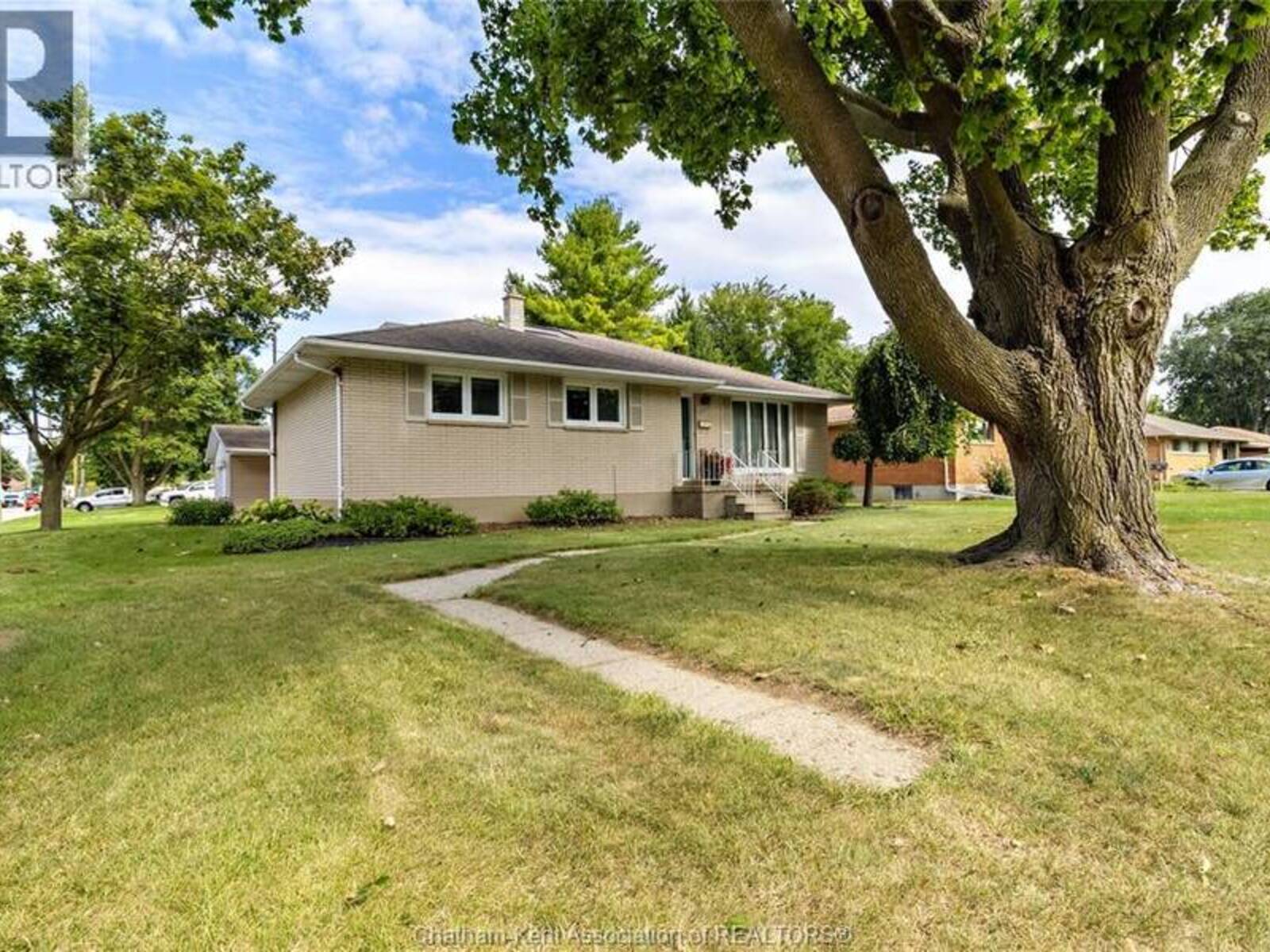 199 TWEEDSMUIR AVENUE East, Chatham, Ontario N7M 4A3